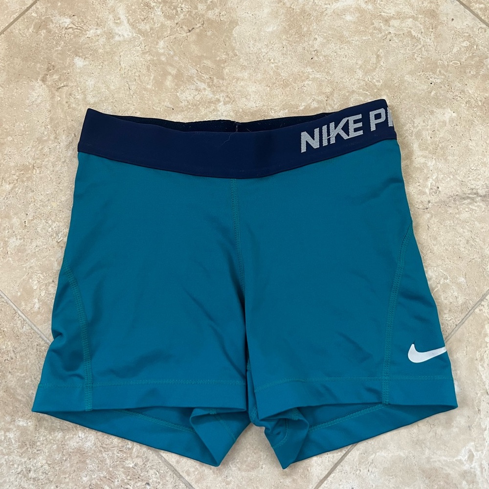 Nike Pro Girls Athletic Shorts